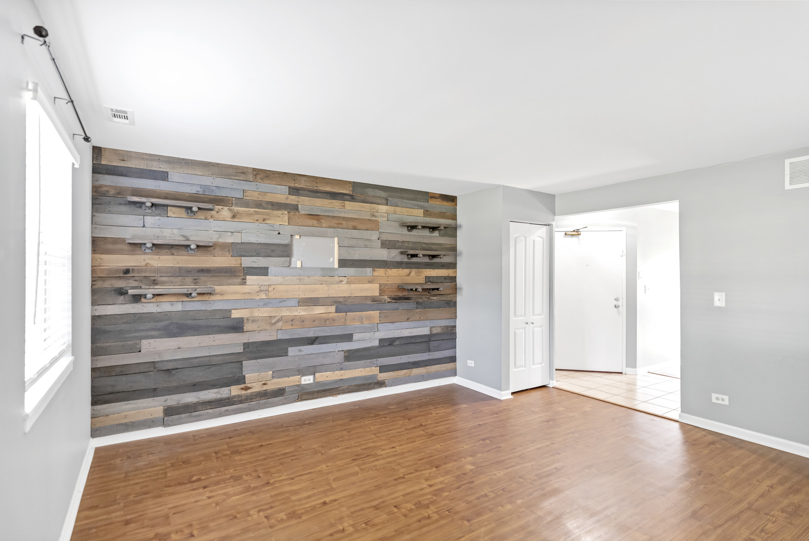 139 N Park Boulevard #C, Streamwood, IL 60107