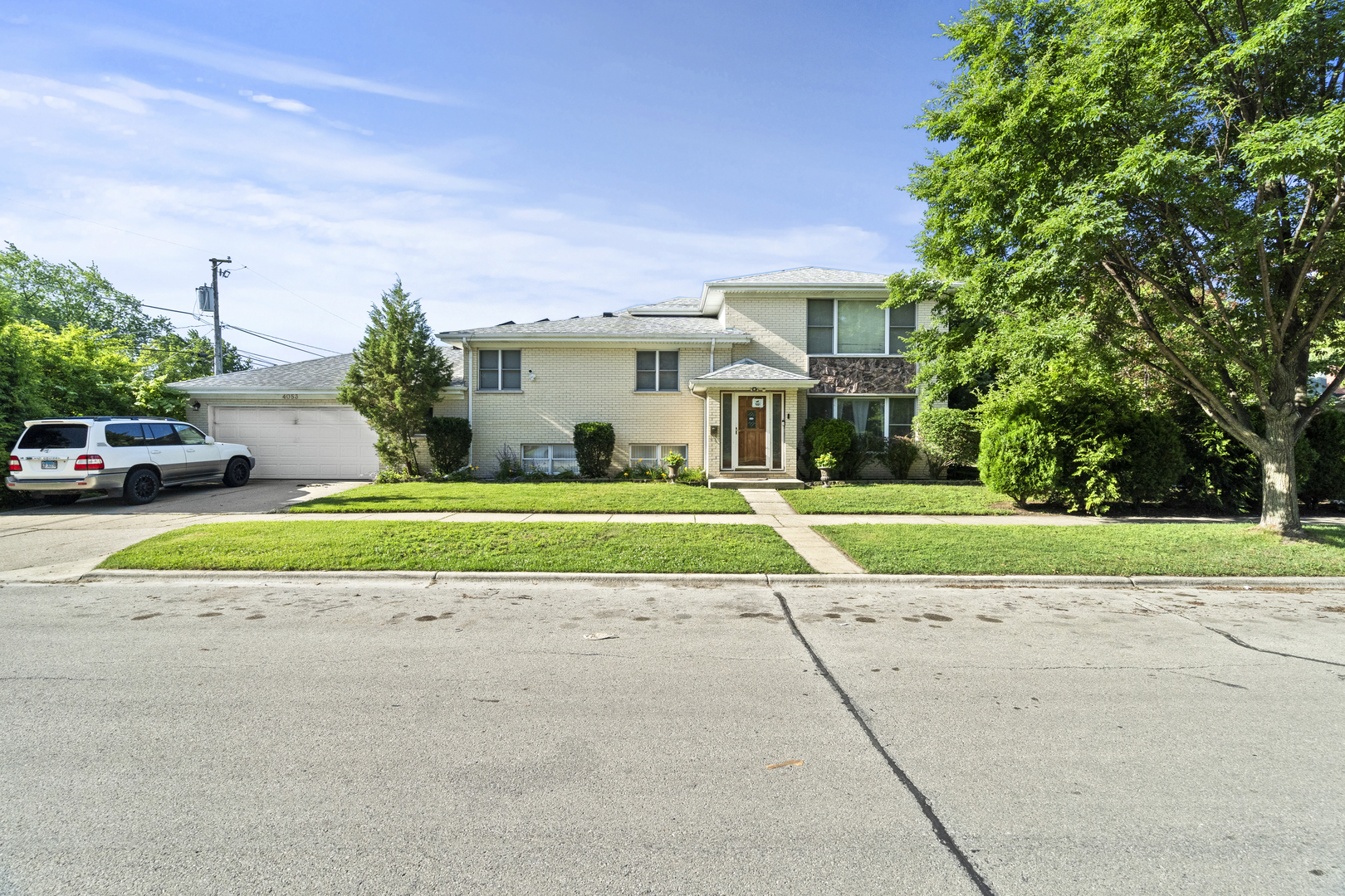 4053 Kirk Street, Skokie, IL 60076