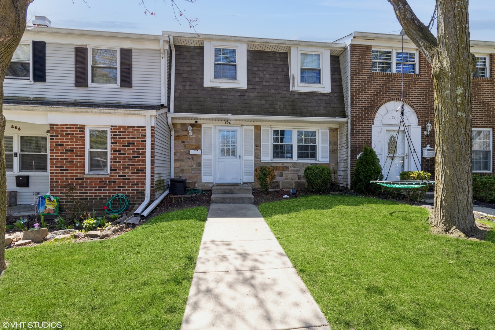 808 Bishop Court, Schaumburg, IL 60194