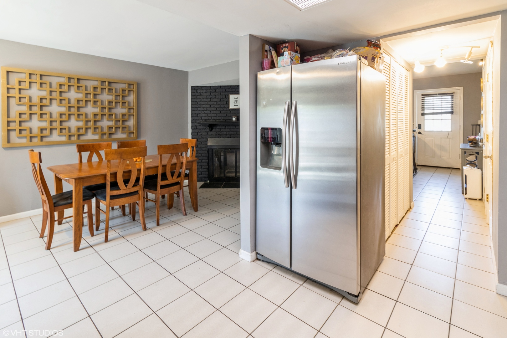 808 Bishop Court, Schaumburg, IL 60194