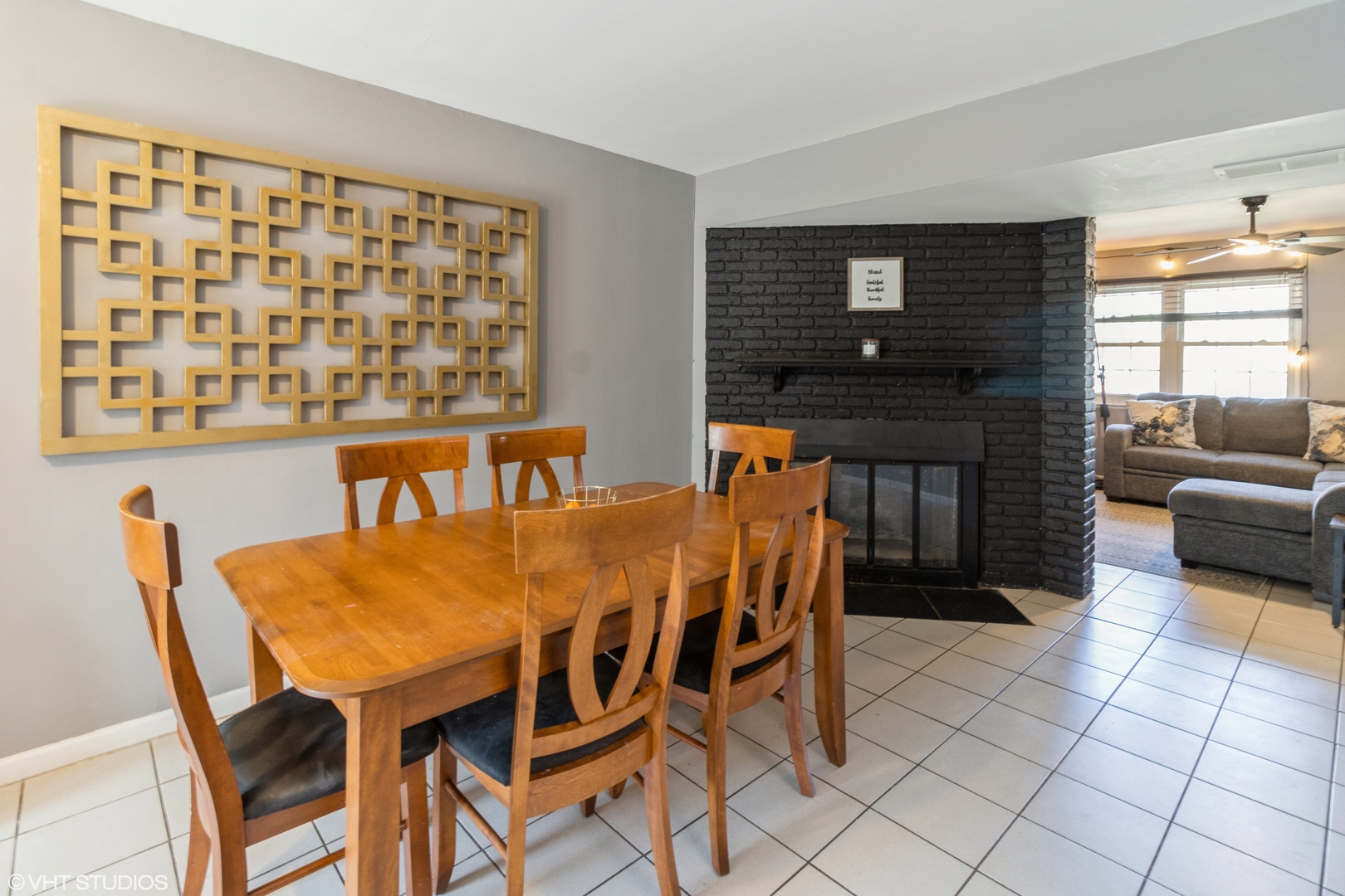 808 Bishop Court, Schaumburg, IL 60194