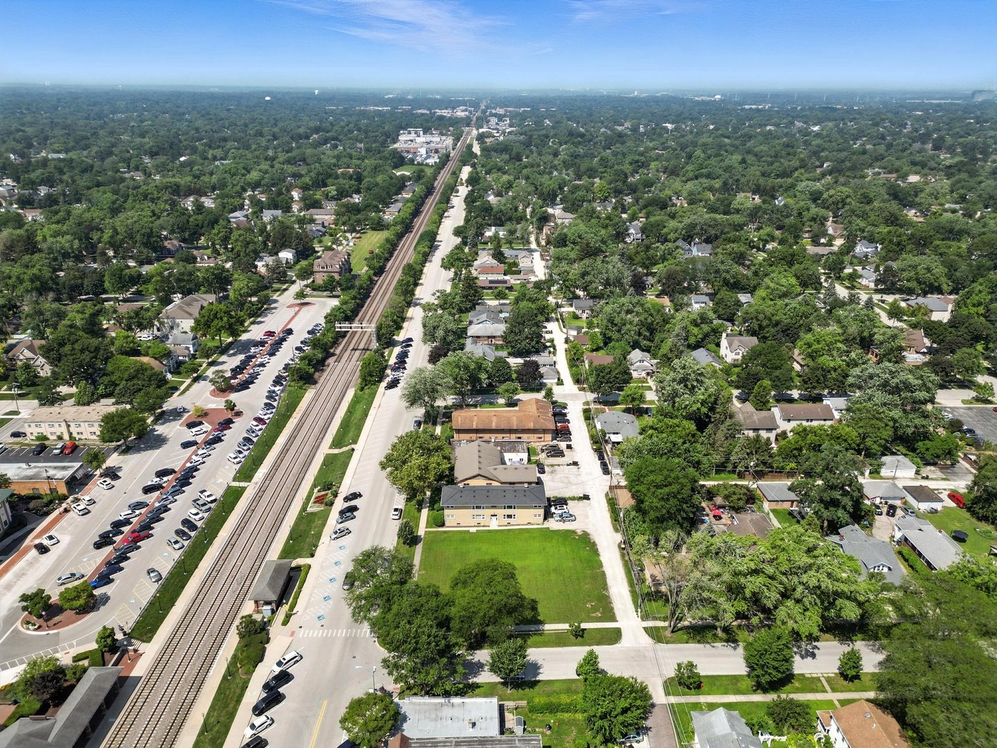 32 W BURLINGTON Avenue, Westmont, IL 60559