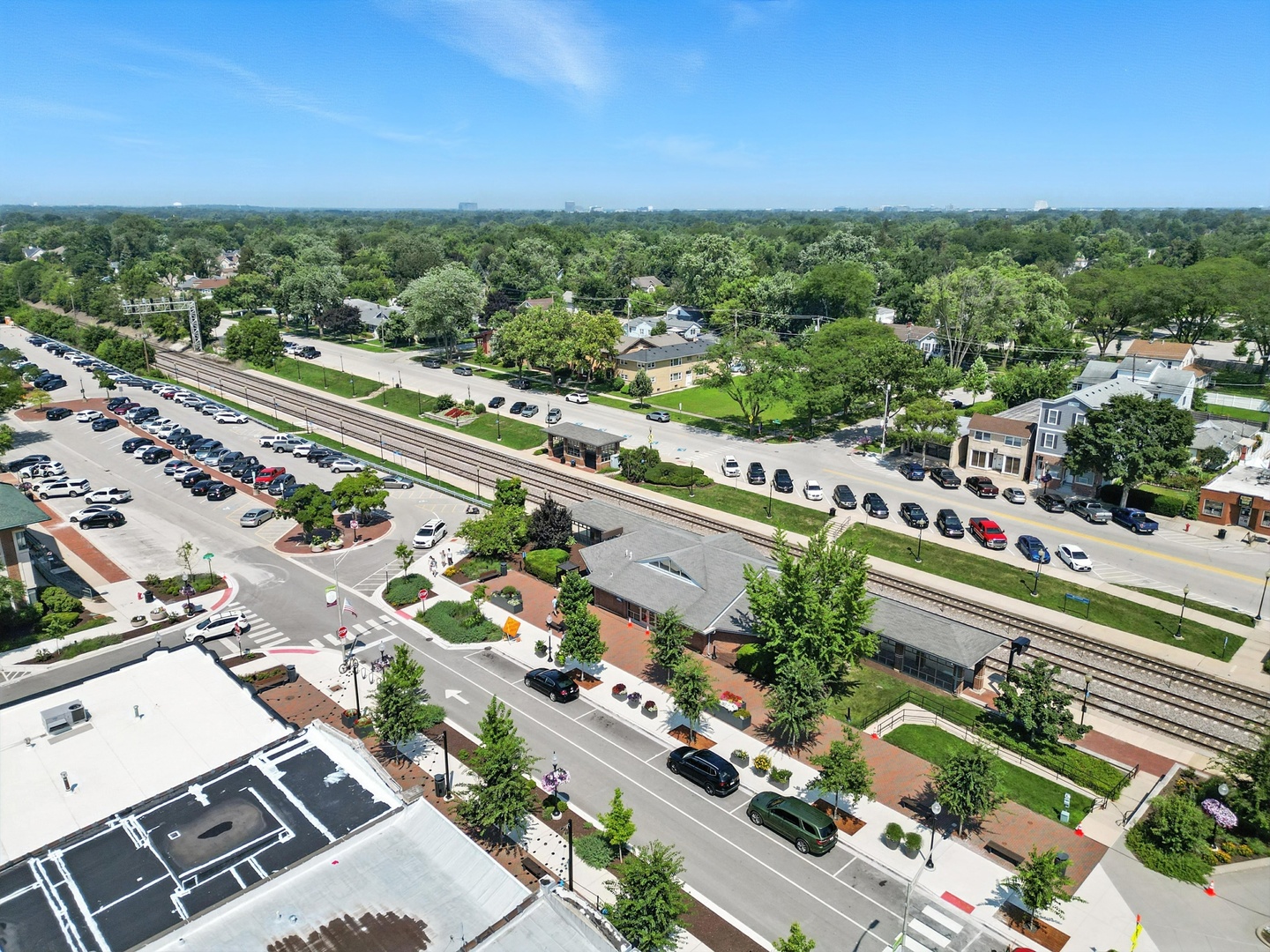32 W BURLINGTON Avenue, Westmont, IL 60559