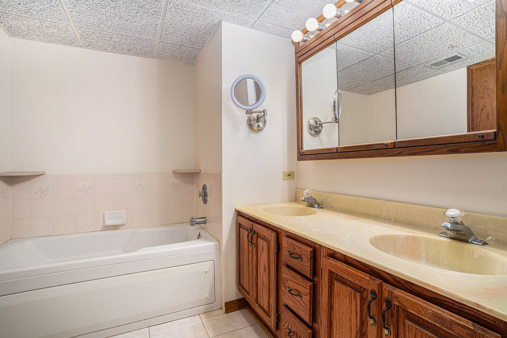 3620 186th Street #203, Lansing, IL 60438