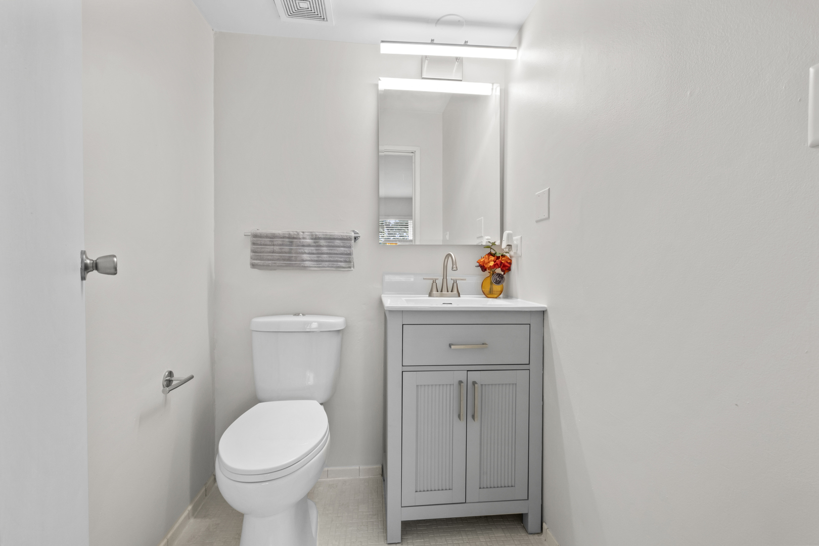900 Casey Court #27-06, Schaumburg, IL 60173
