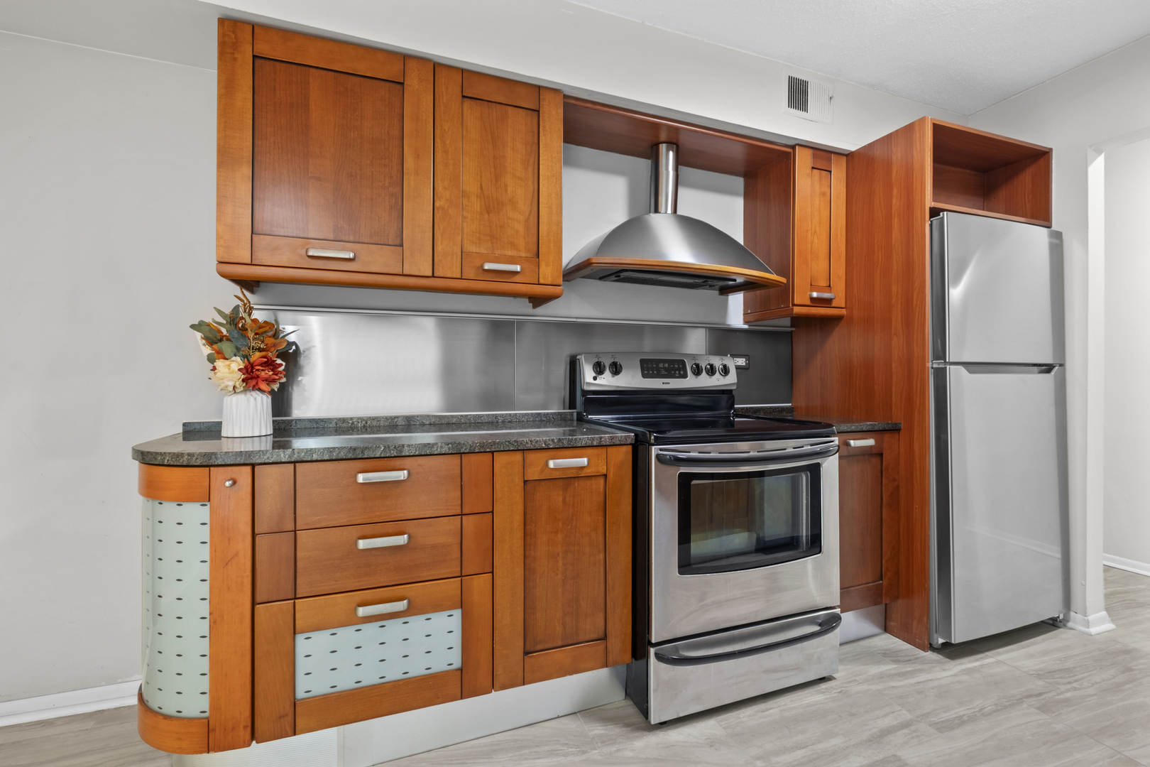900 Casey Court #27-06, Schaumburg, IL 60173