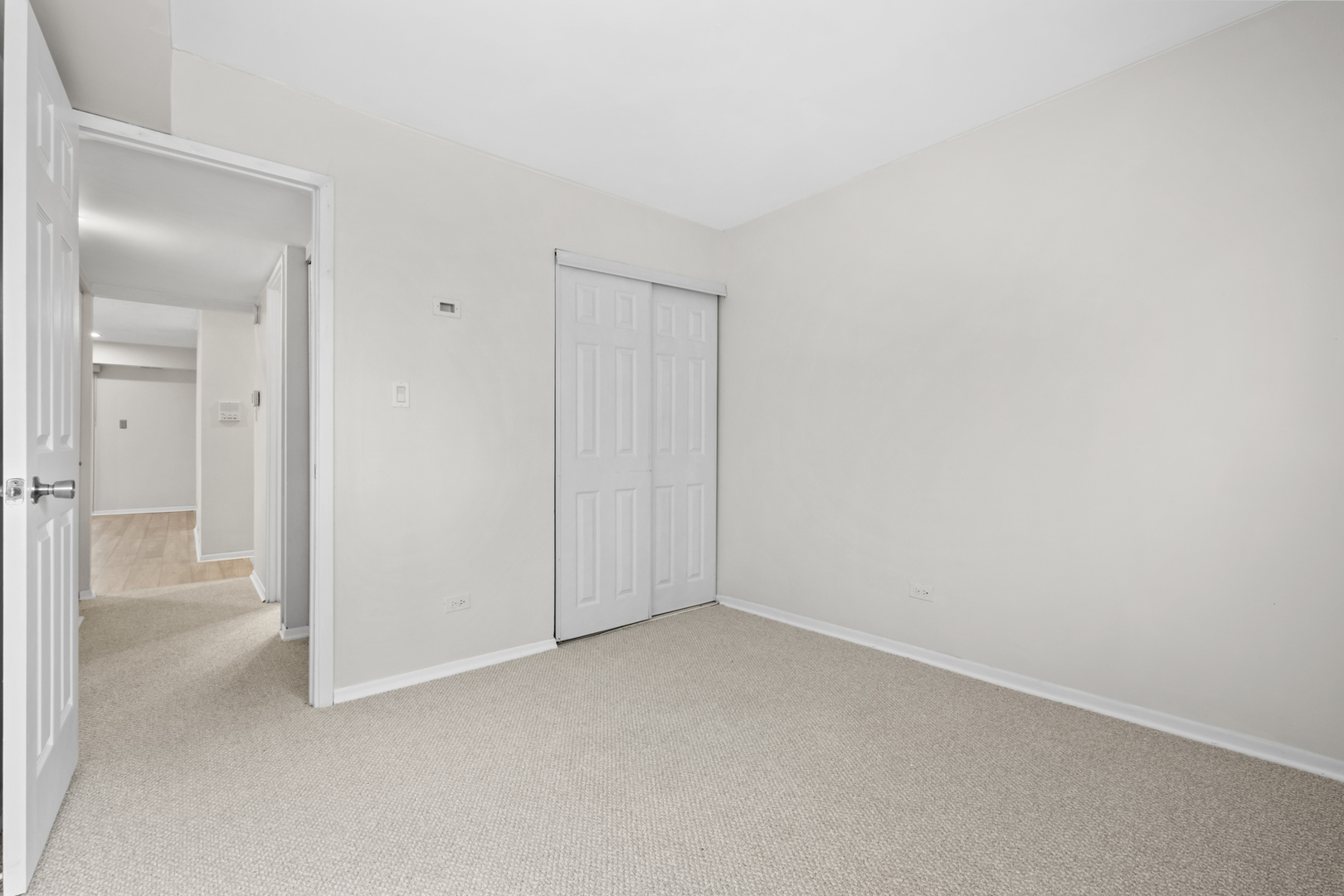 900 Casey Court #27-06, Schaumburg, IL 60173