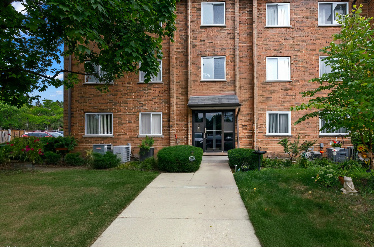 900 Casey Court #27-06, Schaumburg, IL 60173