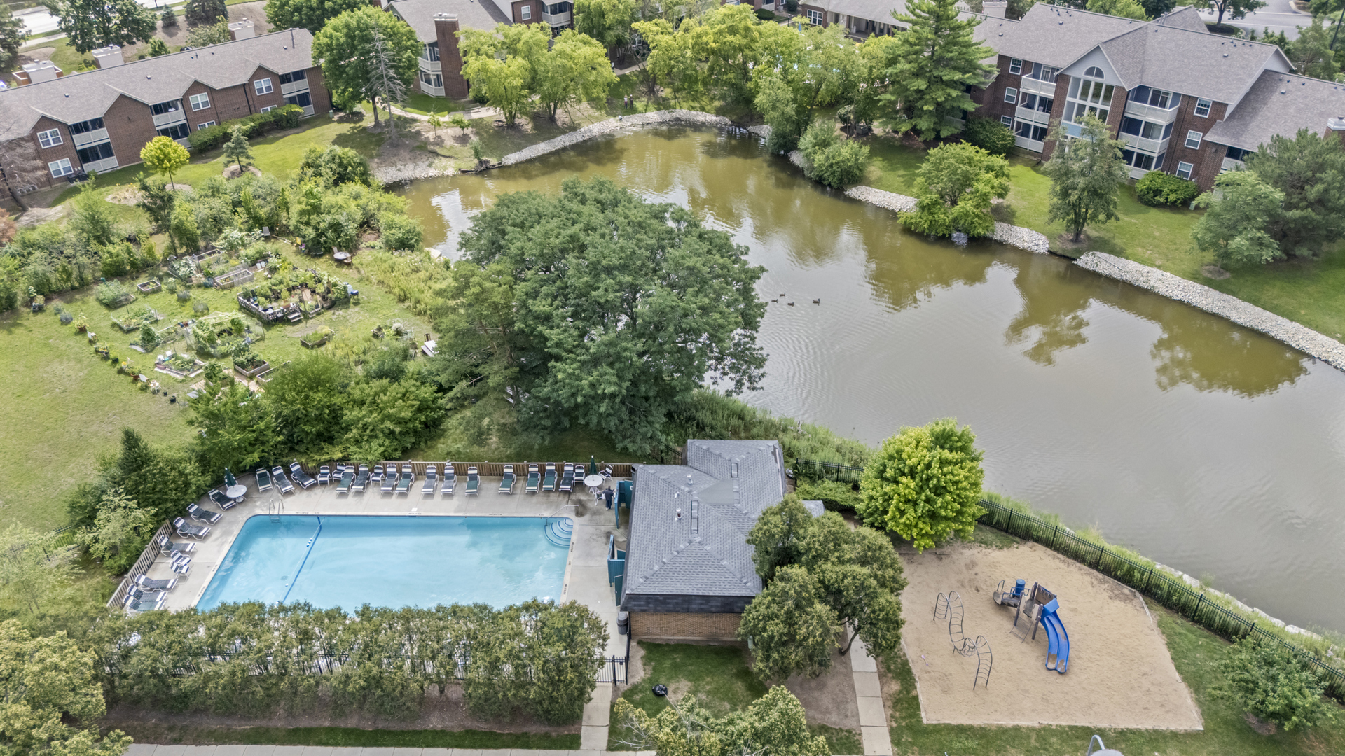 900 Casey Court #27-06, Schaumburg, IL 60173