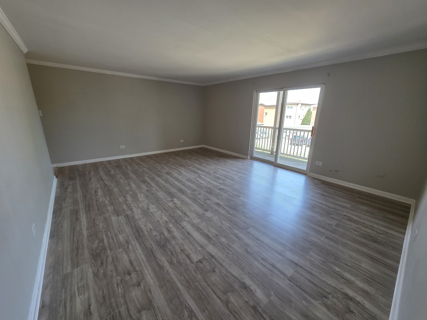 910 Beau Drive #202, Des Plaines, IL 60016