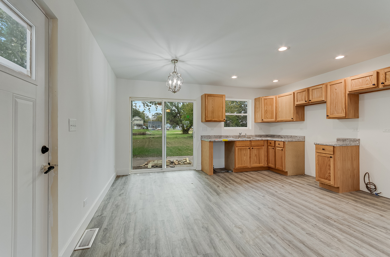 145 E Elm Street, Braidwood, IL 60408