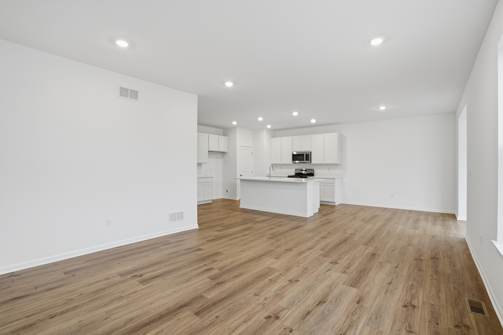 3839 Riverwoods Drive, Woodstock, IL 60098