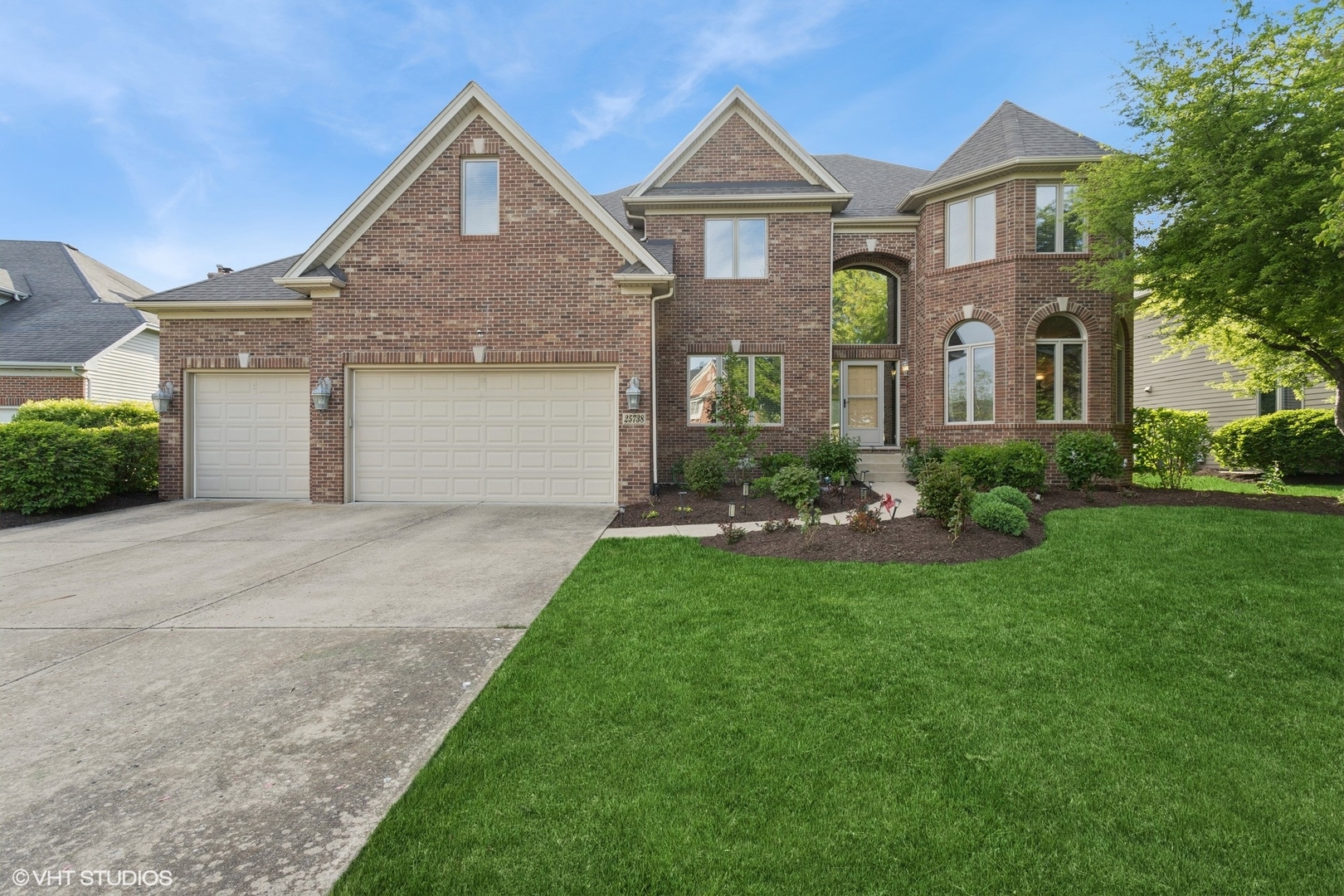 25738 W Sunnymere Drive, Plainfield, IL 60585