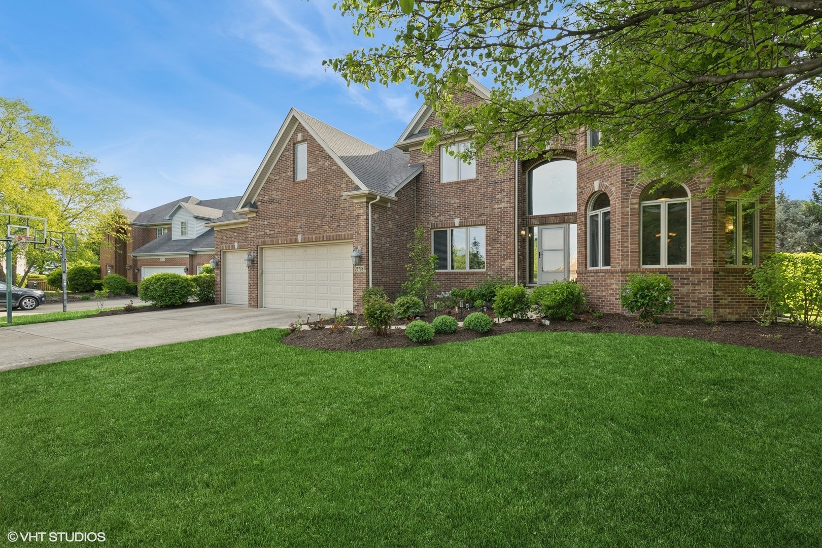 25738 W Sunnymere Drive, Plainfield, IL 60585
