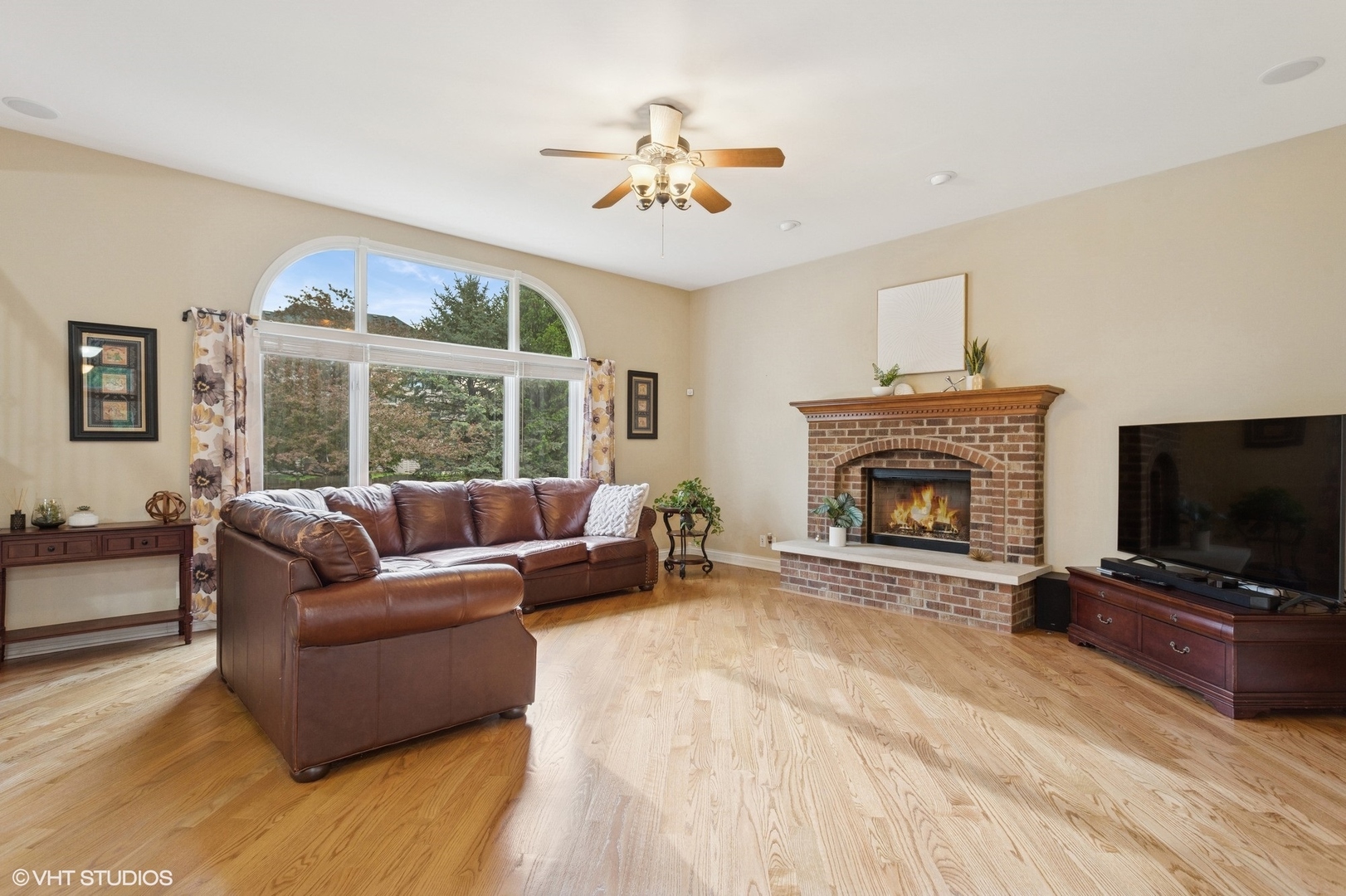 25738 W Sunnymere Drive, Plainfield, IL 60585