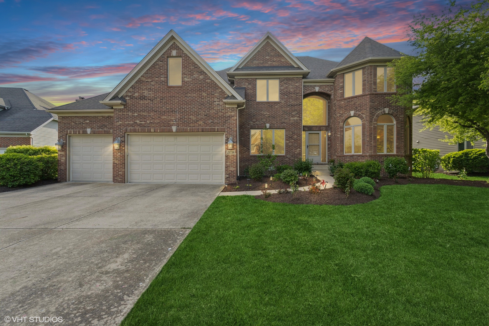25738 W Sunnymere Drive, Plainfield, IL 60585