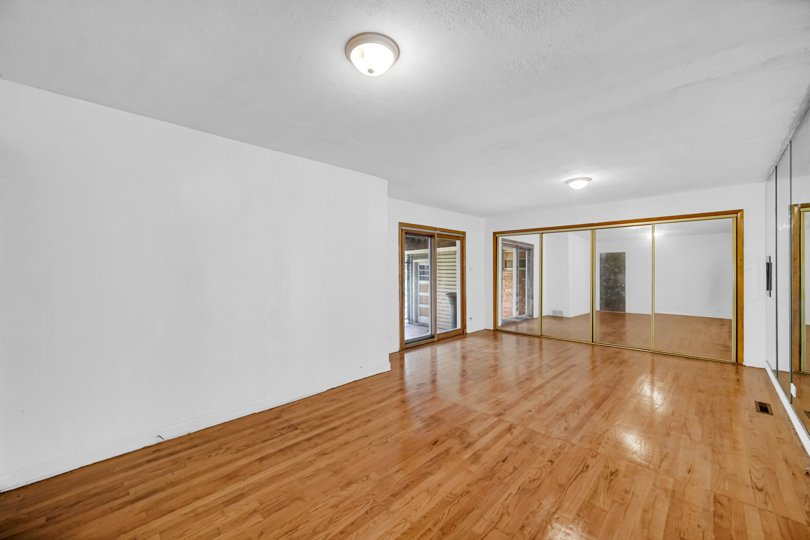 16300 Winchester Avenue, Markham, IL 60426