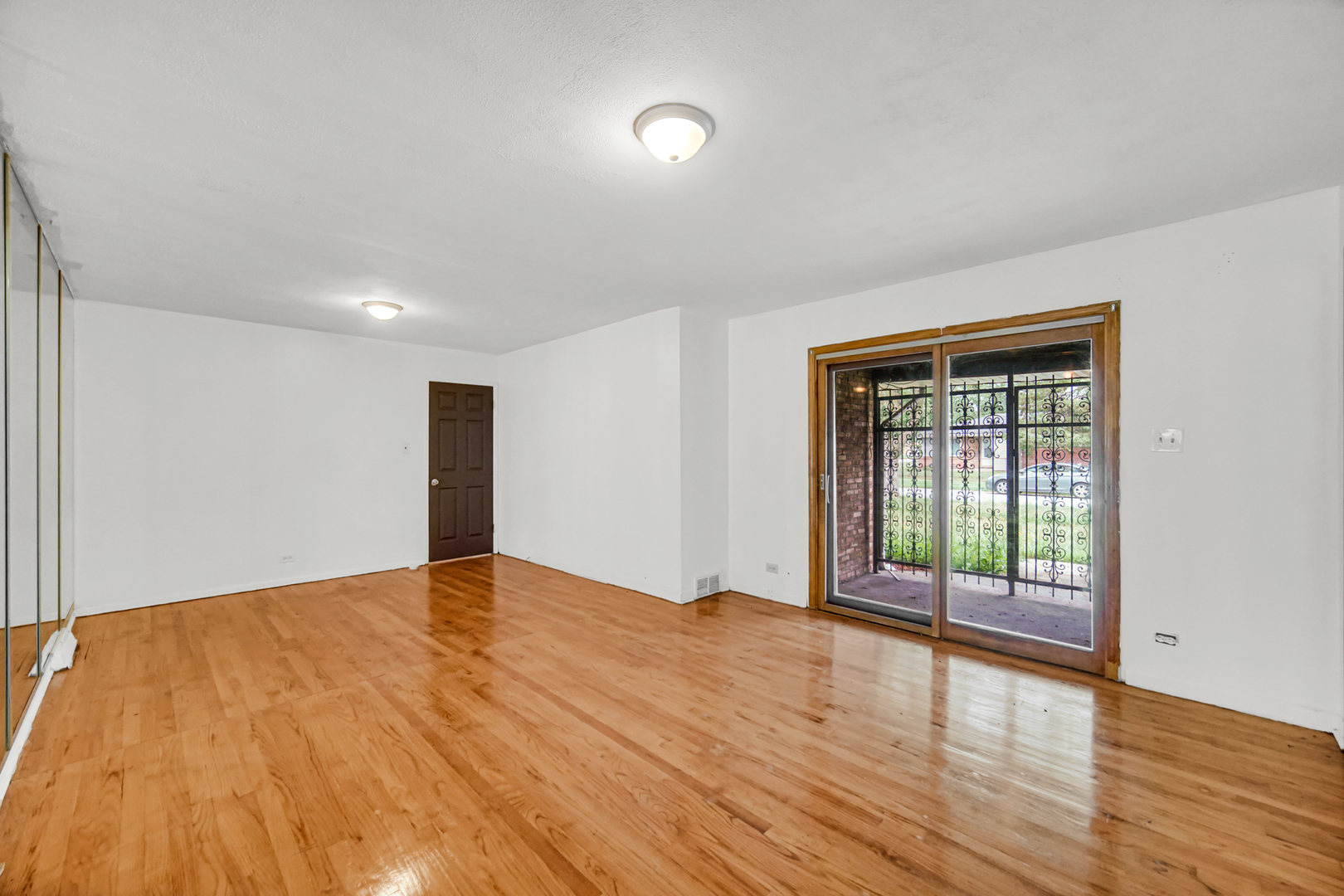 16300 Winchester Avenue, Markham, IL 60426