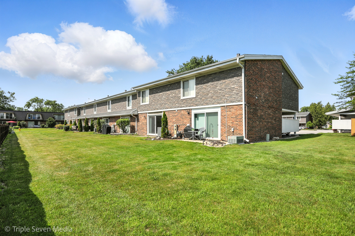 10 Cour Masson, Palos Hills, IL 60465