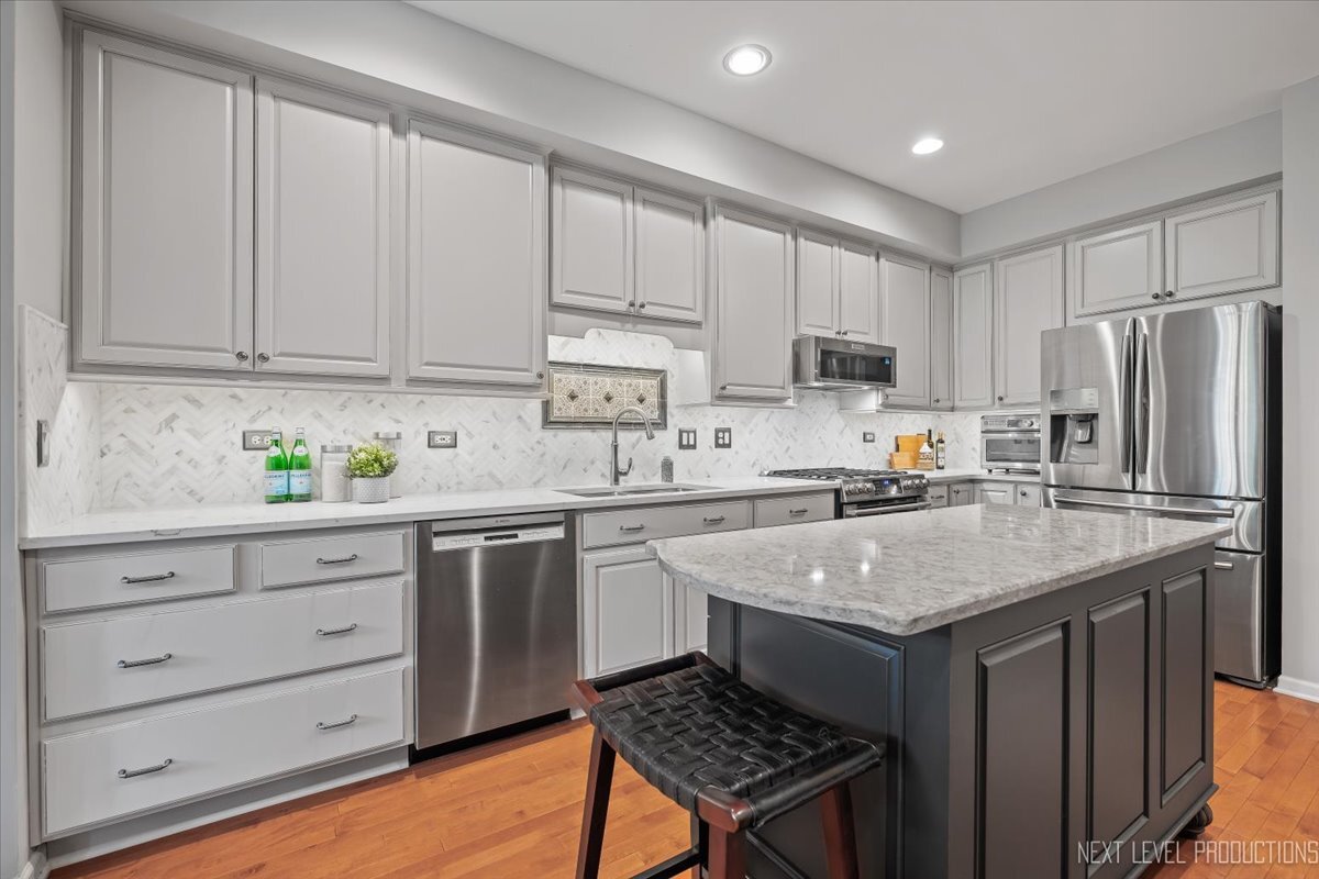 1379 Danada Court, Naperville, IL 60563