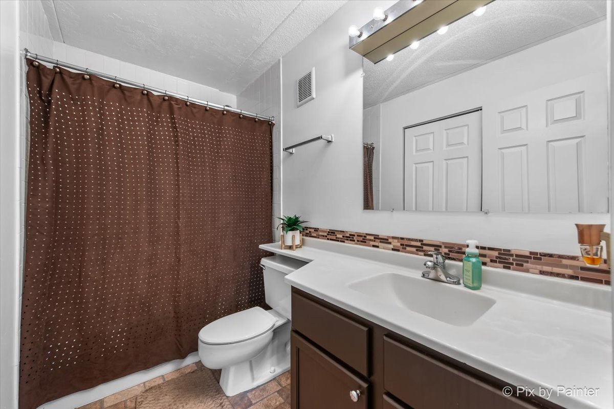1 Bloomingdale Place #608, Bloomingdale, IL 60108