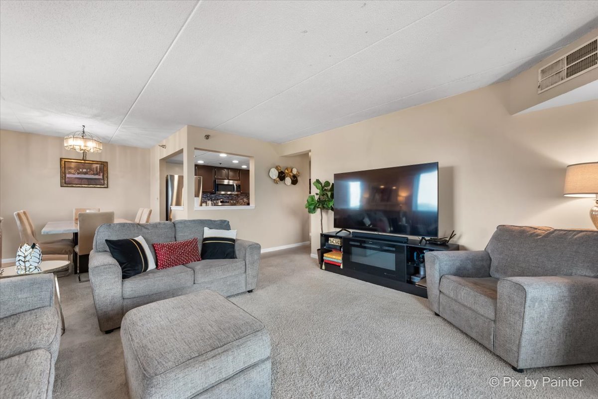 1 Bloomingdale Place #608, Bloomingdale, IL 60108