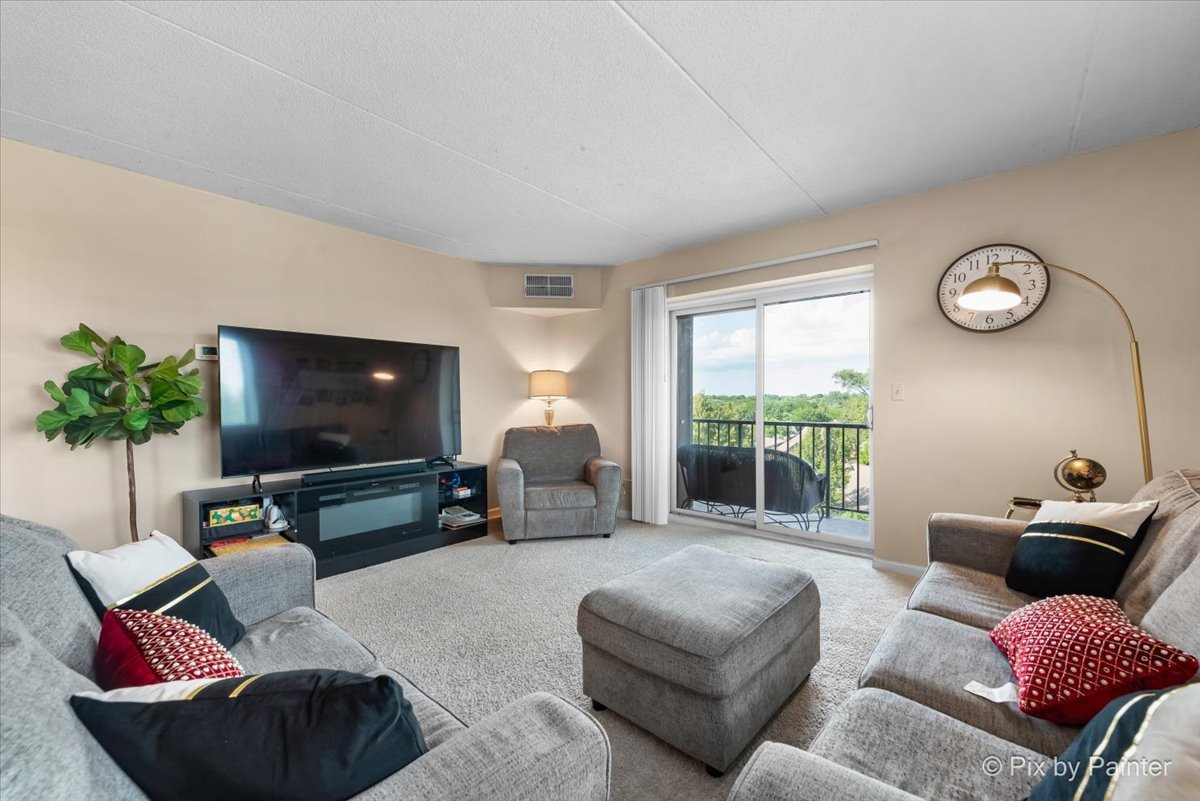 1 Bloomingdale Place #608, Bloomingdale, IL 60108