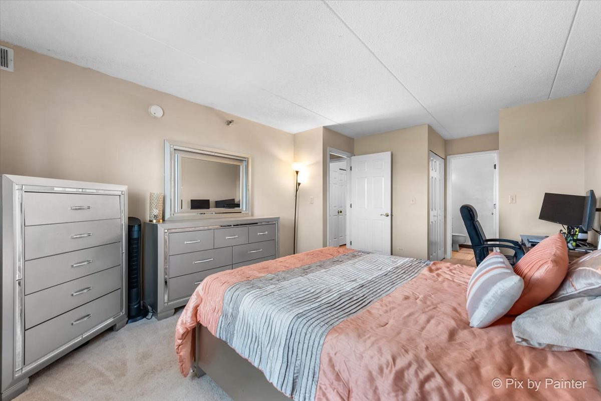 1 Bloomingdale Place #608, Bloomingdale, IL 60108