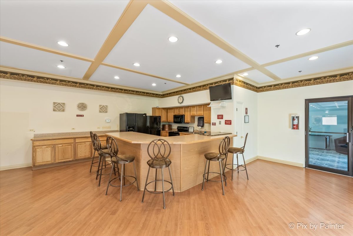 1 Bloomingdale Place #608, Bloomingdale, IL 60108