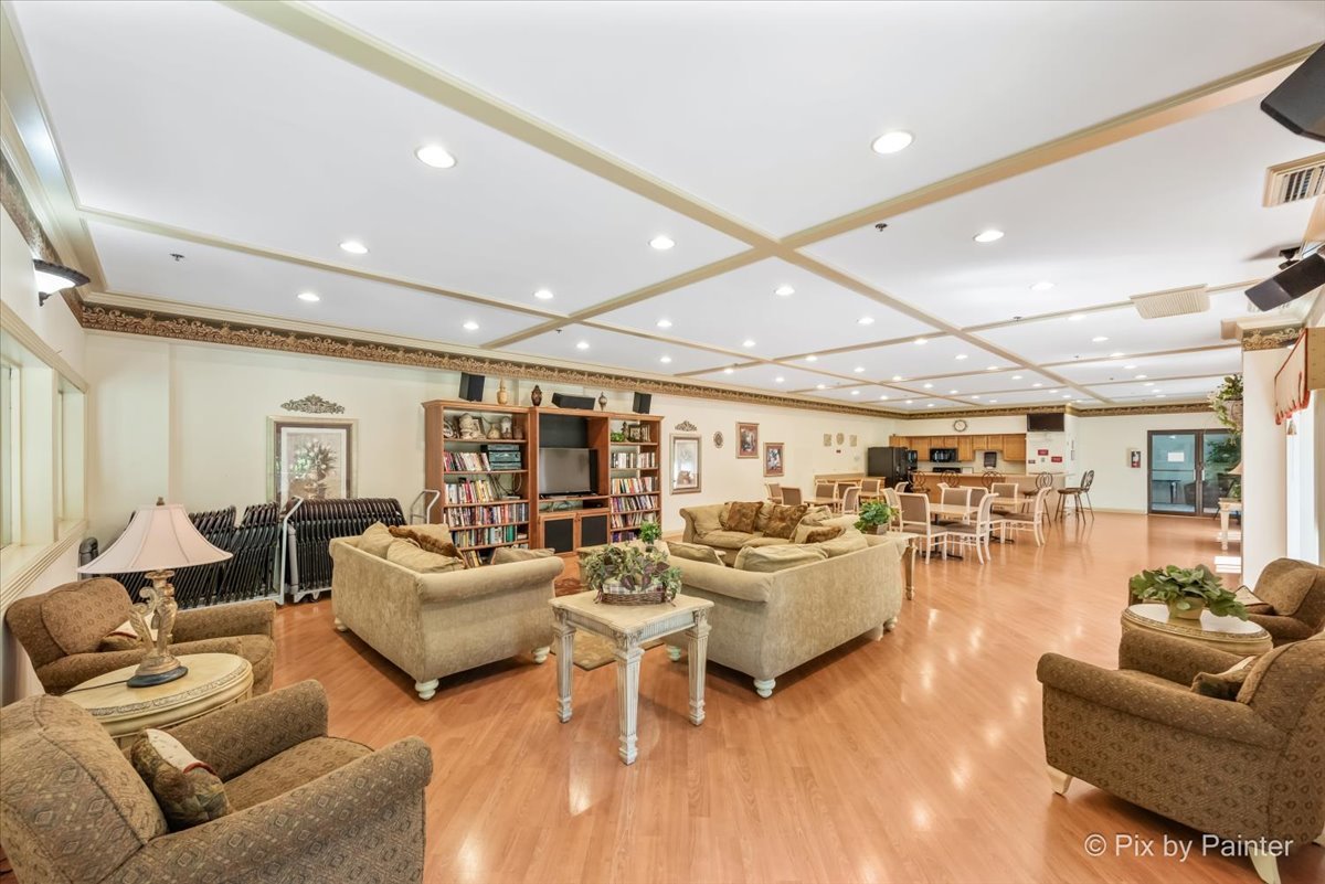1 Bloomingdale Place #608, Bloomingdale, IL 60108