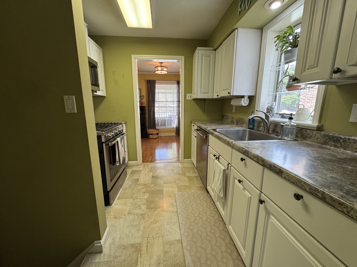 7805 W Farragut Avenue, Chicago, IL 60656