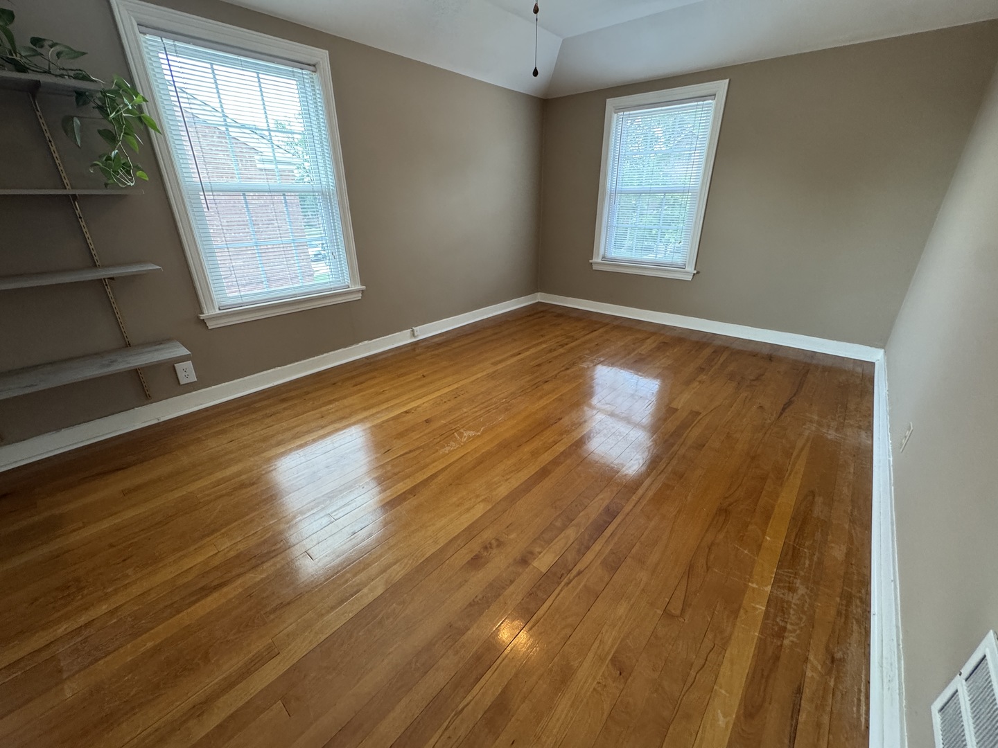 7805 W Farragut Avenue, Chicago, IL 60656