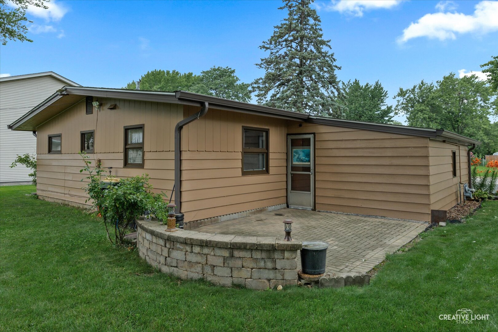 326 John Street, North Aurora, IL 60542