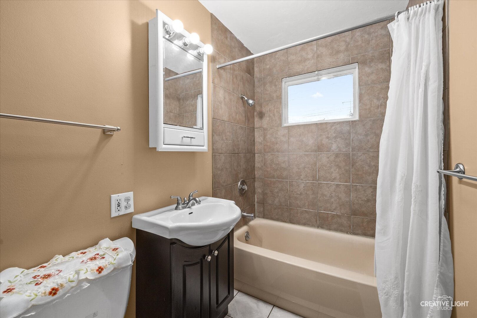 326 John Street, North Aurora, IL 60542