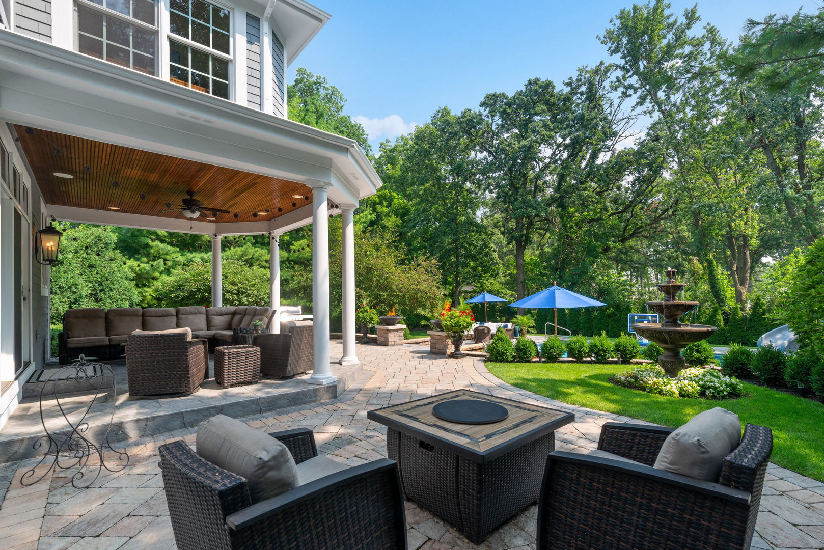 203 Wrenwood Circle, Elgin, IL 60124