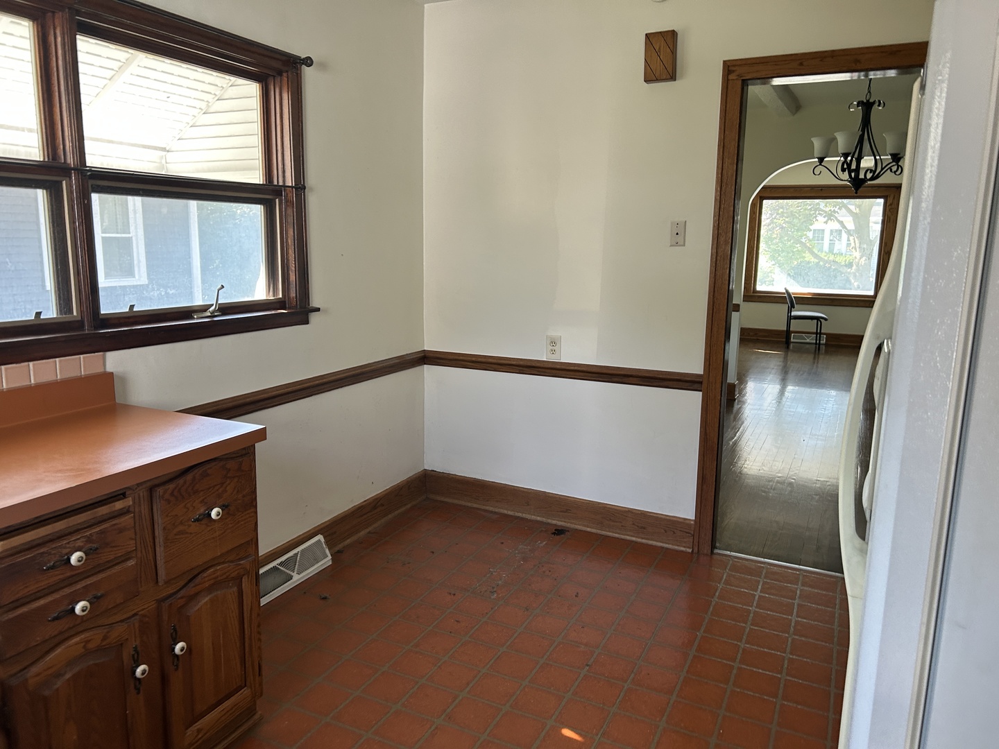 1486 Van Buren Avenue, Des Plaines, IL 60018