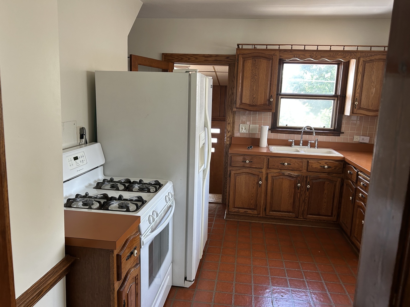 1486 Van Buren Avenue, Des Plaines, IL 60018
