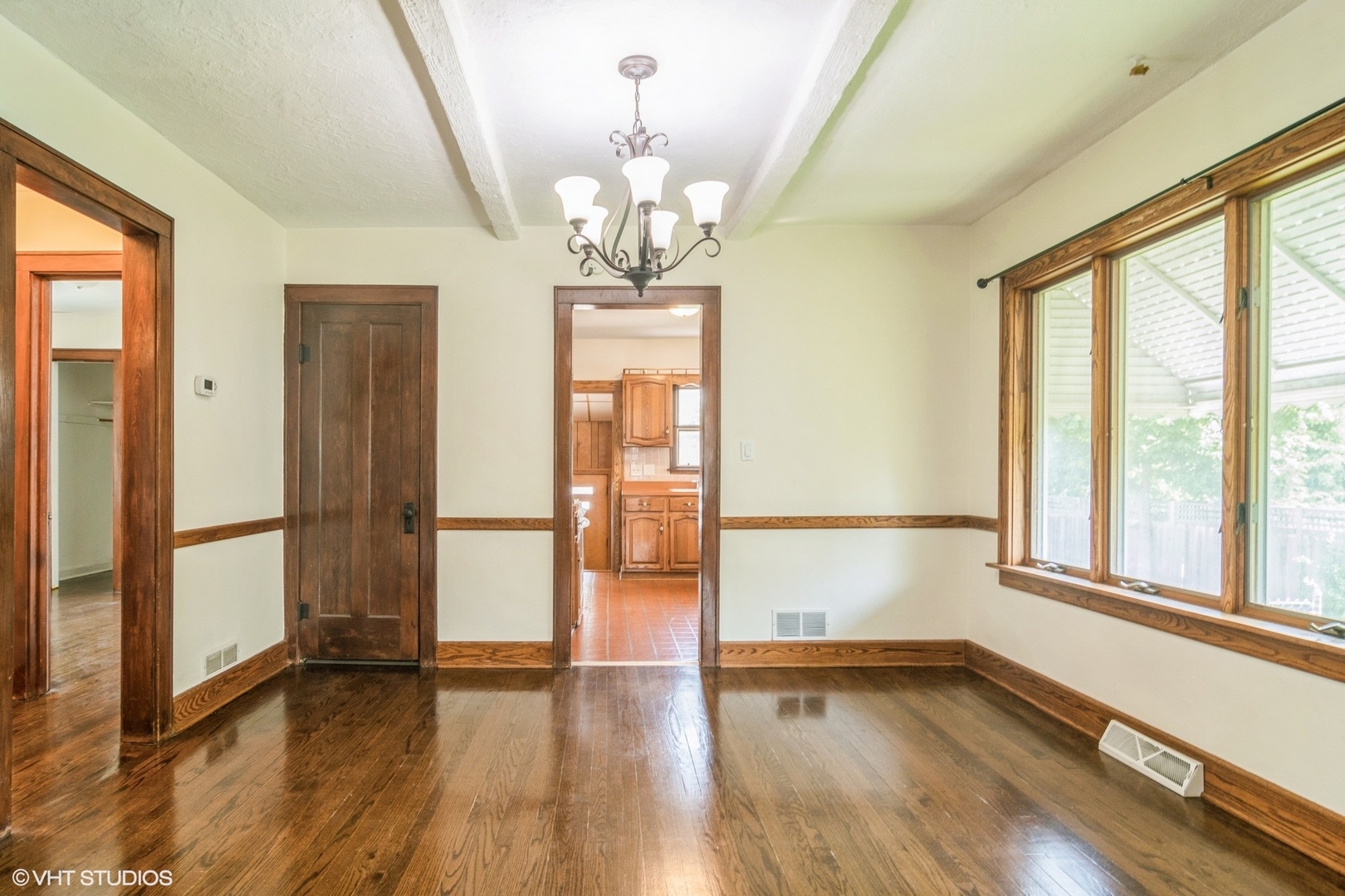 1486 Van Buren Avenue, Des Plaines, IL 60018