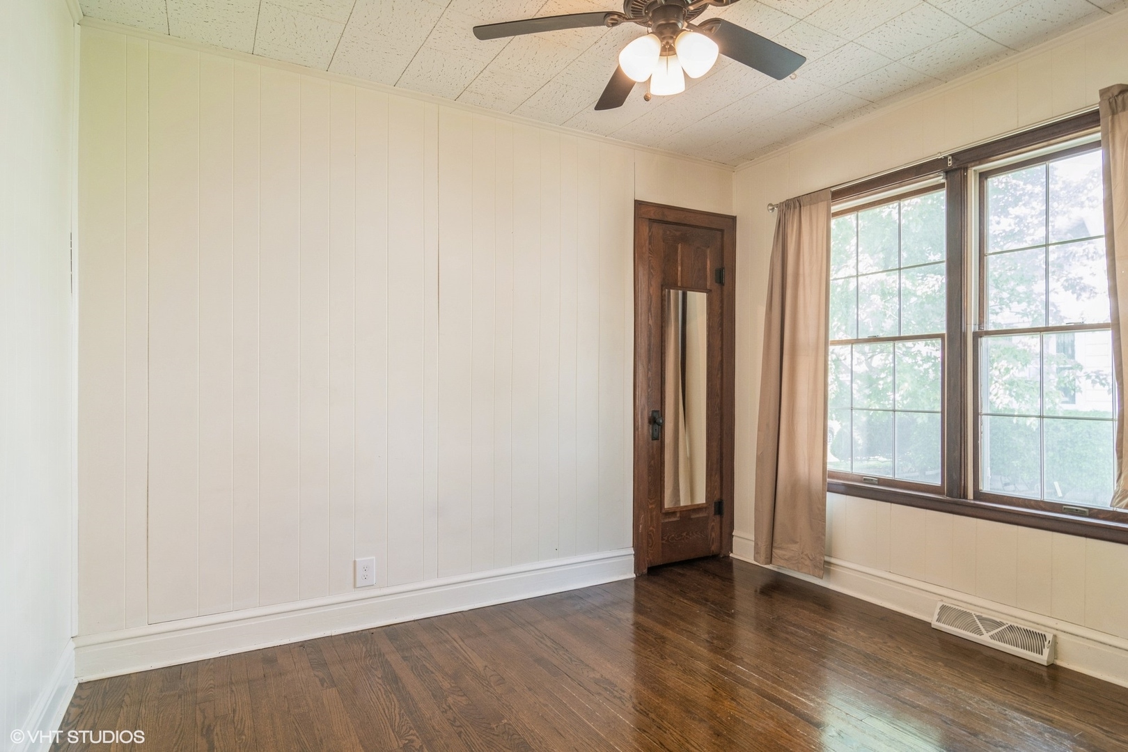 1486 Van Buren Avenue, Des Plaines, IL 60018