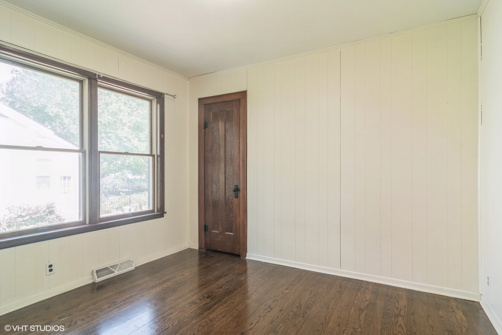 1486 Van Buren Avenue, Des Plaines, IL 60018