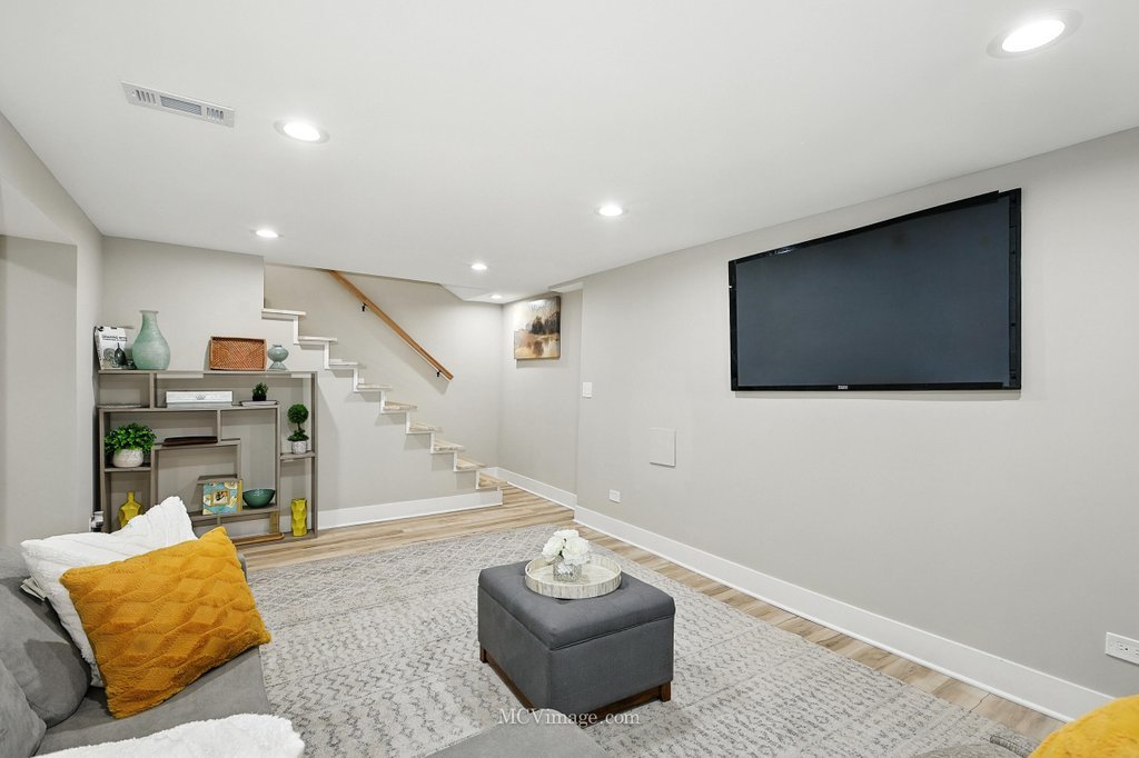7704 S Wood Street, Chicago, IL 60620