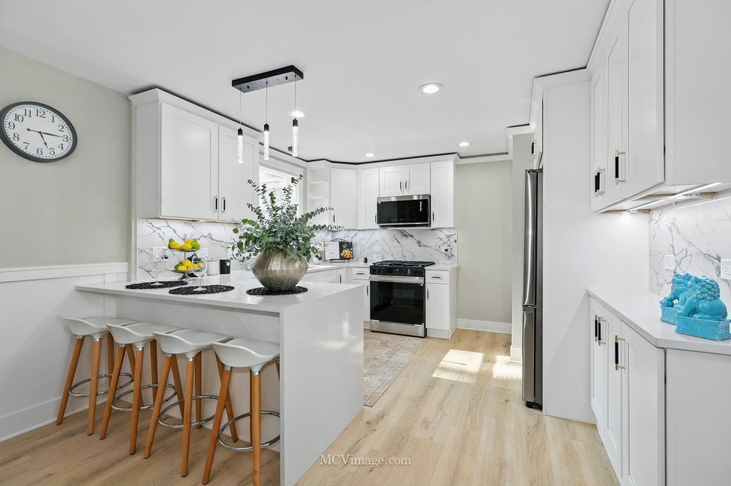 7704 S Wood Street, Chicago, IL 60620