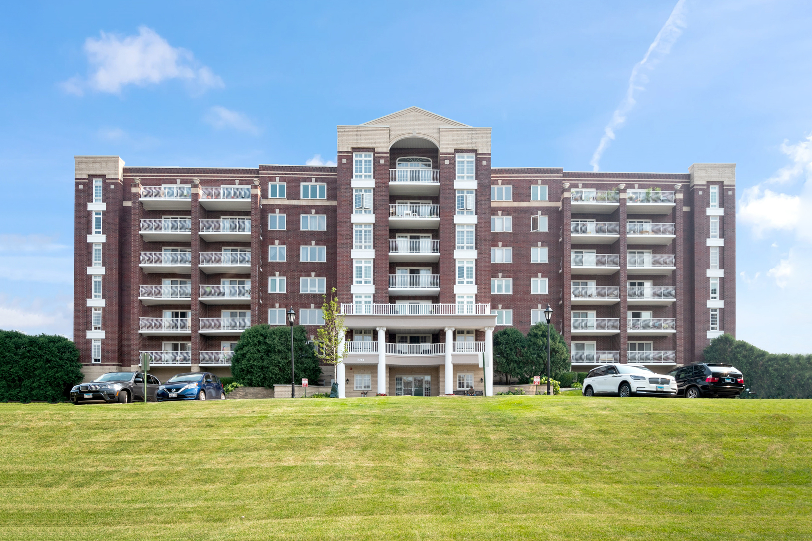 7061 W Touhy Avenue #502, Niles, IL 60714