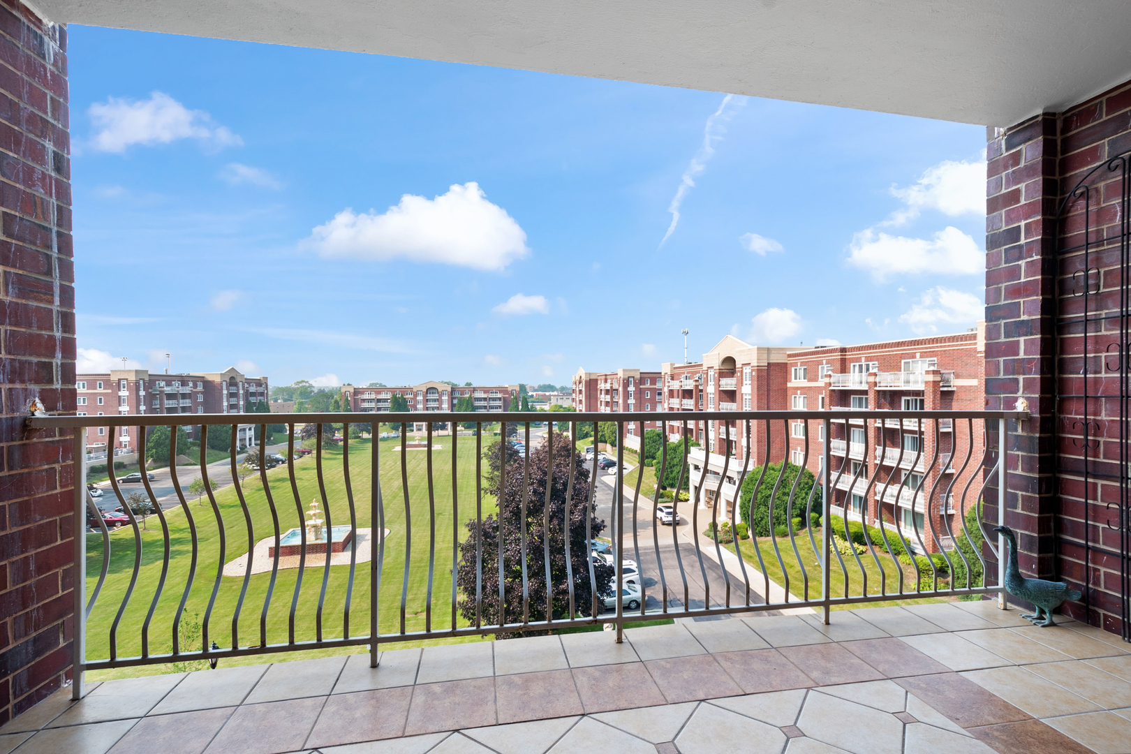 7061 W Touhy Avenue #502, Niles, IL 60714