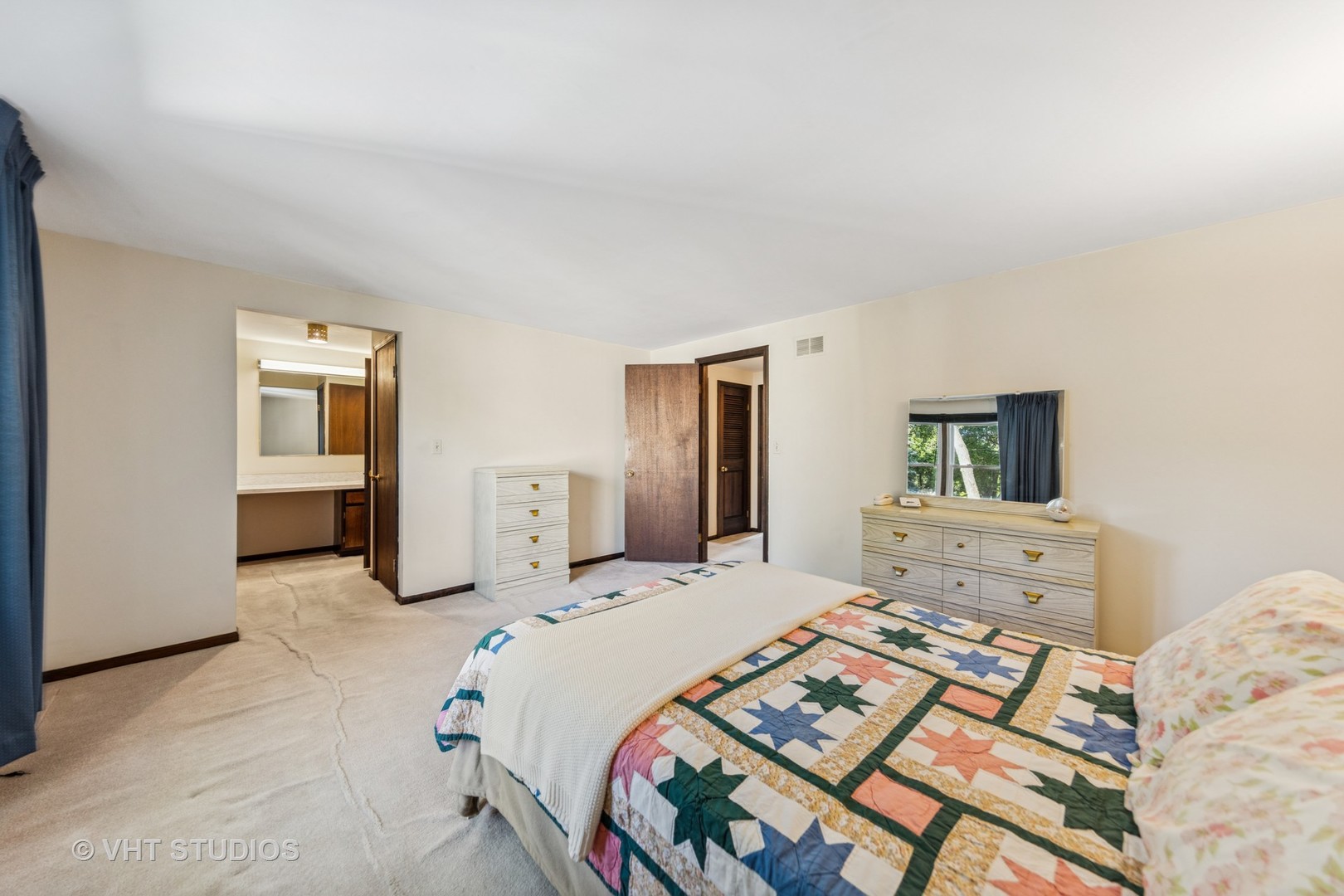353 Berry Drive, Naperville, IL 60540
