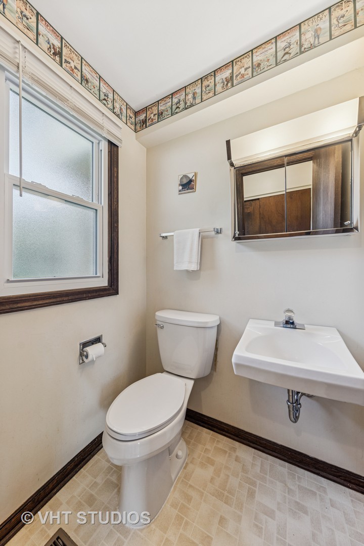 353 Berry Drive, Naperville, IL 60540