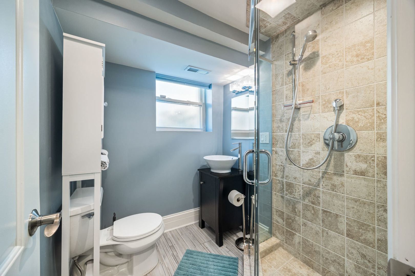 3613 N Sacramento Avenue, Chicago, IL 60618