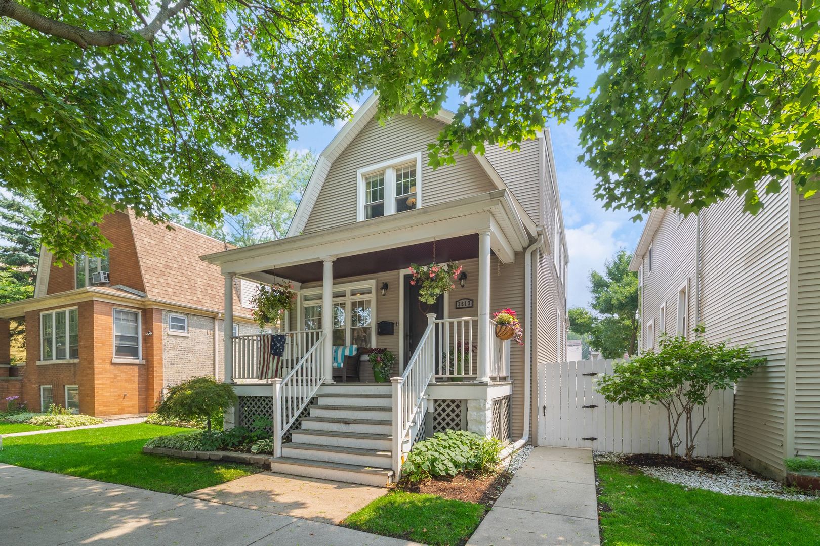 3613 N Sacramento Avenue, Chicago, IL 60618