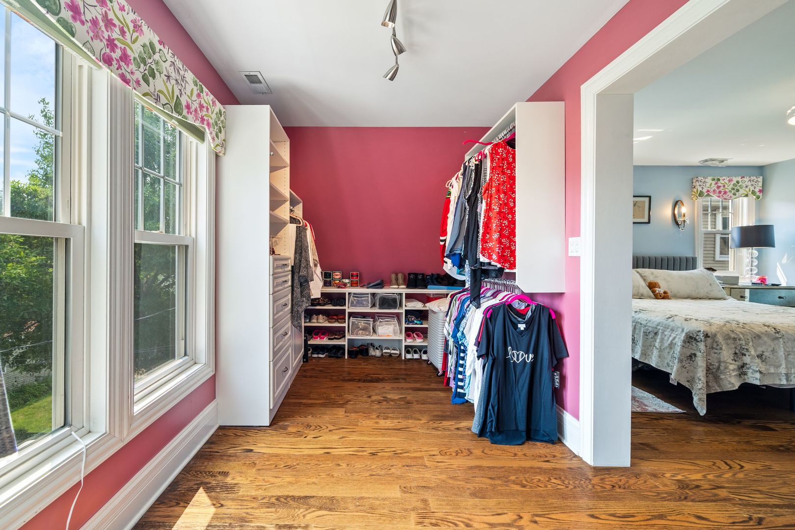 3613 N Sacramento Avenue, Chicago, IL 60618