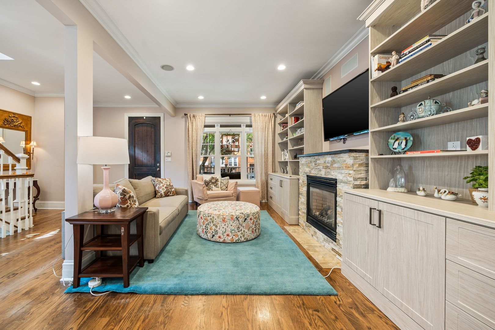 3613 N Sacramento Avenue, Chicago, IL 60618